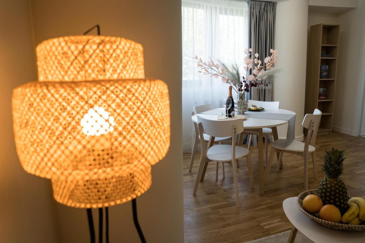 Azaleea Apartments Букурещ Екстериор снимка