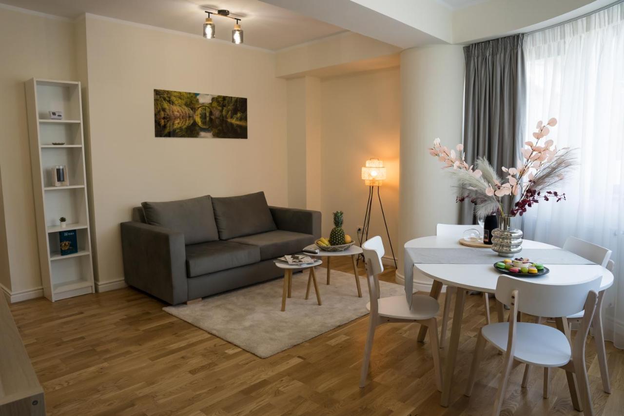 Azaleea Apartments Букурещ Екстериор снимка